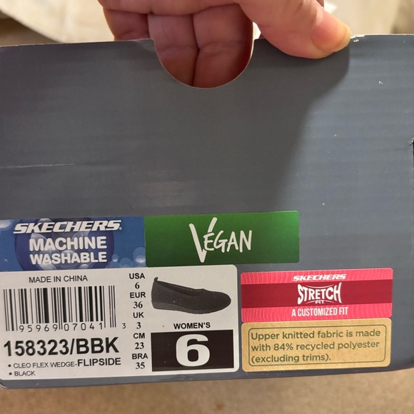 SKECHERS Women's Cleo Ballet Flat, Black - Picture 4 of 4